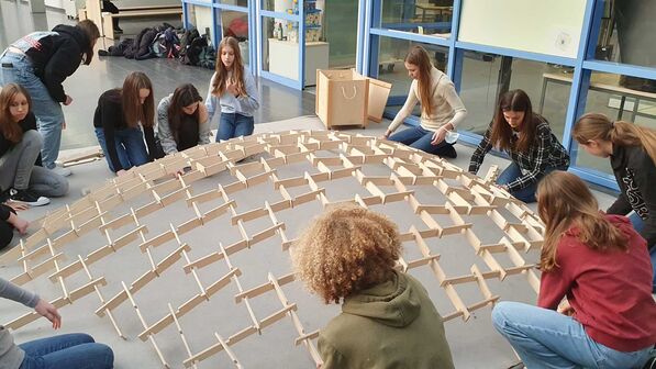 Gemeinsam was konstruieren: Hier ein Projekt der Girls’Day Akademie an der Technischen Universität München.