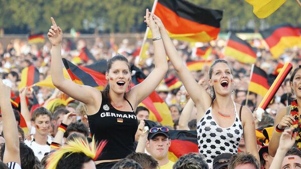 Mit der Fußball-Europameisterschaft kommt wieder ein Fußball-Fest im eigenen Land auf uns zu. Das „Sommermärchen“ der WM 2006 ist vielen in guter Erinnerung.